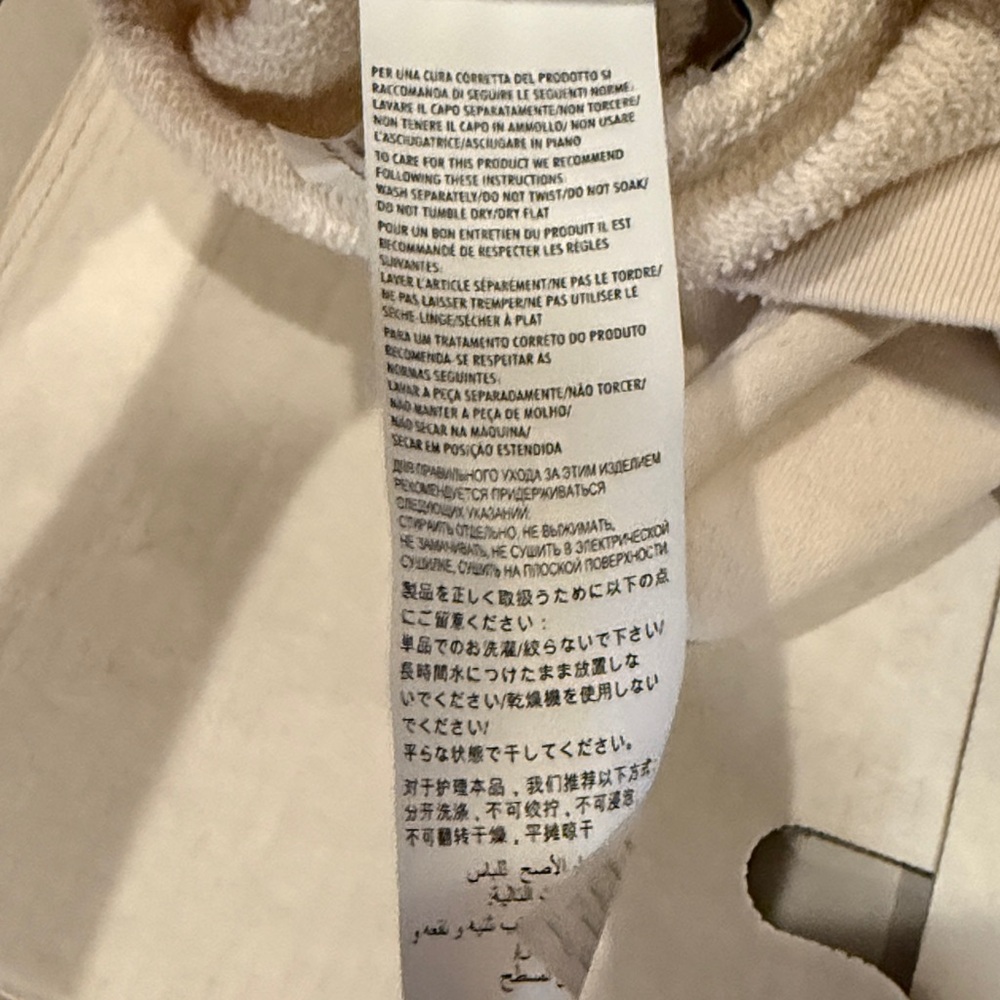 Authentic Gucci Cream Hoodie with Red Snake Graphic - Picture 5 of 6